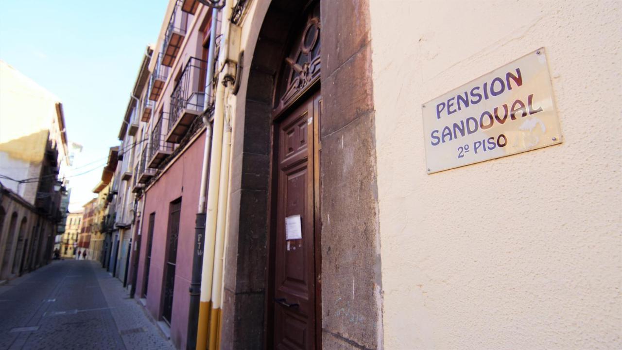 Pension Sandoval Leon Exterior photo